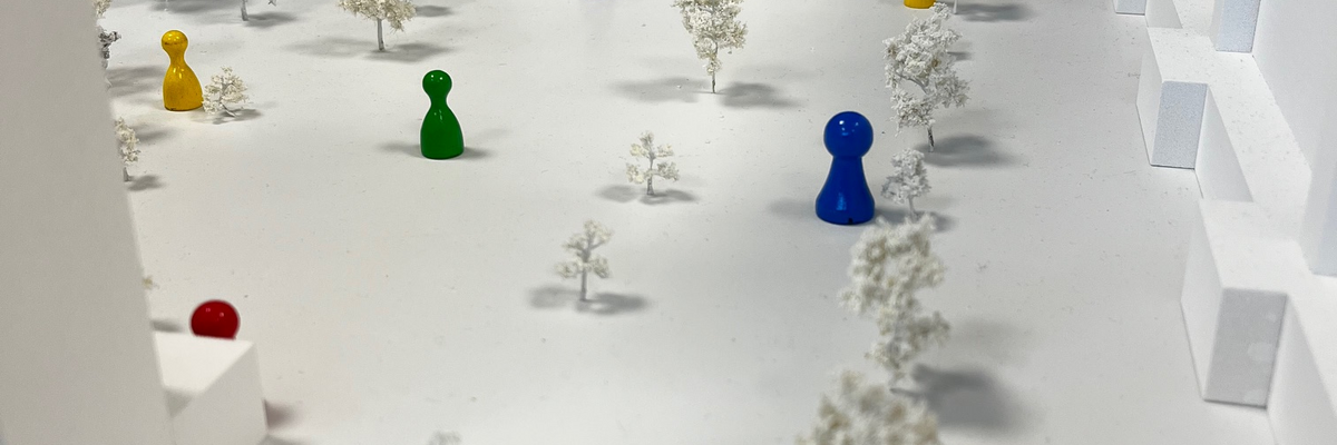 Architektenmodell vom Marktplatz in Laatzen-Mitte mit bunten Spielfiguren